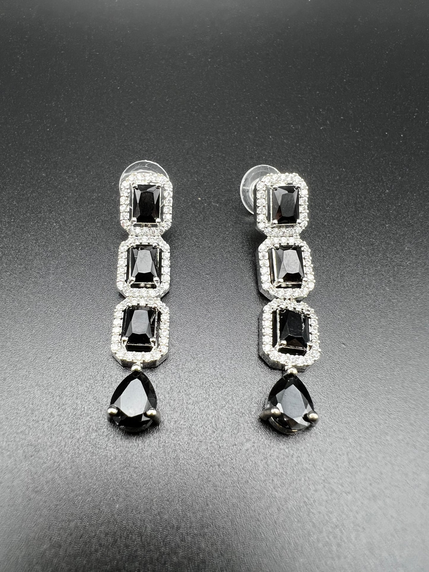 Eternal Black Radiance Set with necklace and earrings